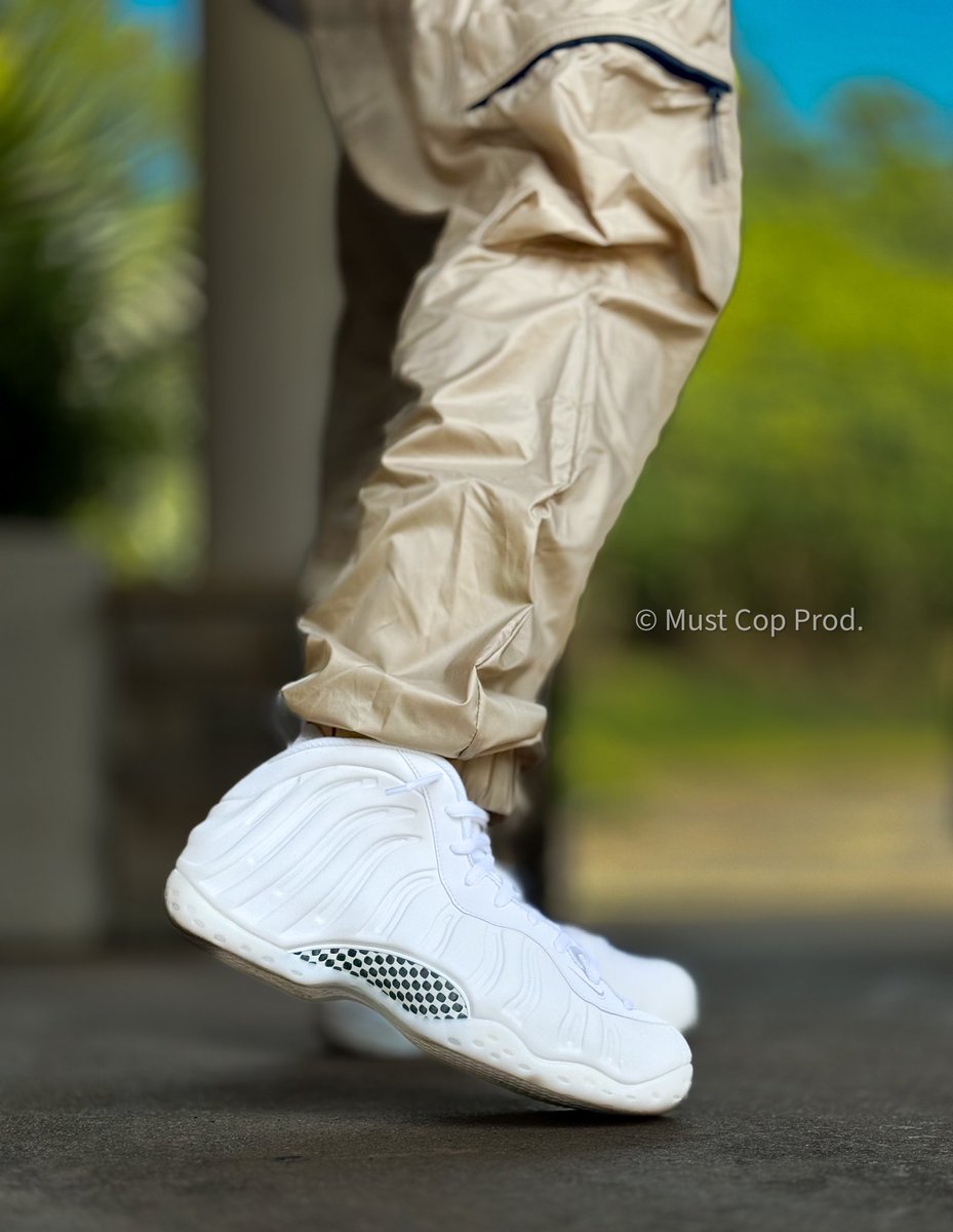 More_2_Conquer's tweet photo. #KOTD
Nike Air Foamposite One Triple White👻
✌🏽🤝🏽💪🏽🫡🔥🚀✨✨✨ #nike #1cent #foamgang4Eva #enjoylife #OGlove #everythingiseasy #GodFirst #weekendvibes #WHATYOUMEANNNNN https://t.co/SPEPcfbws5
