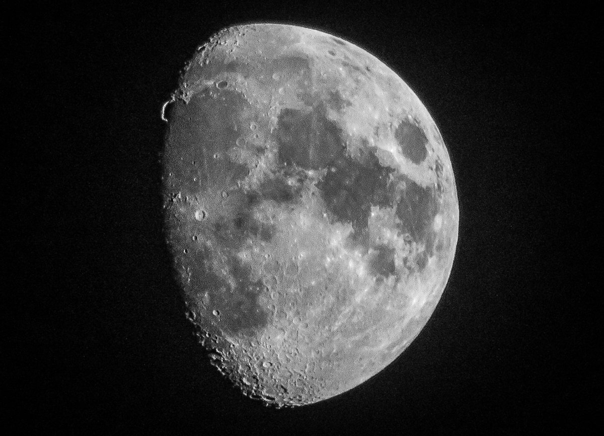 MoonHourSocial tweet picture