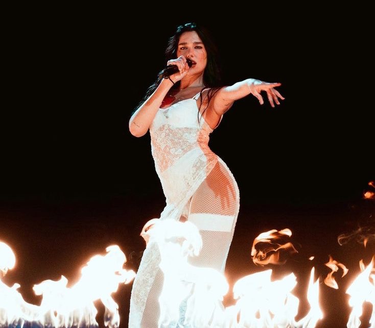 .<a href="/DUALIPA/">DUA LIPA</a> on Apple Music’s 500 most streamed songs of all-time list:

#47. — New Rules
#62. — Don’t Start Now
#145. — One Kiss
#202. — IDGAF
#293. — Cold Heart
#343. — Levitating (Remix)