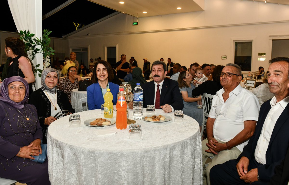 T.C. Samsun Valiliği (@tcsamsunvalilik) on Twitter photo #AilemizGeleceğimizdir👨👩👧👦
📌 Valimiz Sayın <a href="/orhantavli_/">Orhan Tavlı</a> ve eşi Ayşe Tavlı hanımefendi;
Valiliğimiz Özel Kalem Müdürlüğünde görevli mesai arkadaşımız Özgür ile Derya çiftinin düğün törenine katılarak, #AileYılı'nda #aile kuran genç çiftimizi tebrik edip, ömür boyu mutluluklar #AilemizGeleceğimizdir👨👩👧👦
📌 Valimiz Sayın <a href="/orhantavli_/">Orhan Tavlı</a> ve eşi Ayşe Tavlı hanımefendi;
Valiliğimiz Özel Kalem Müdürlüğünde görevli mesai arkadaşımız Özgür ile Derya çiftinin düğün törenine katılarak, #AileYılı'nda #aile kuran genç çiftimizi tebrik edip, ömür boyu mutluluklar