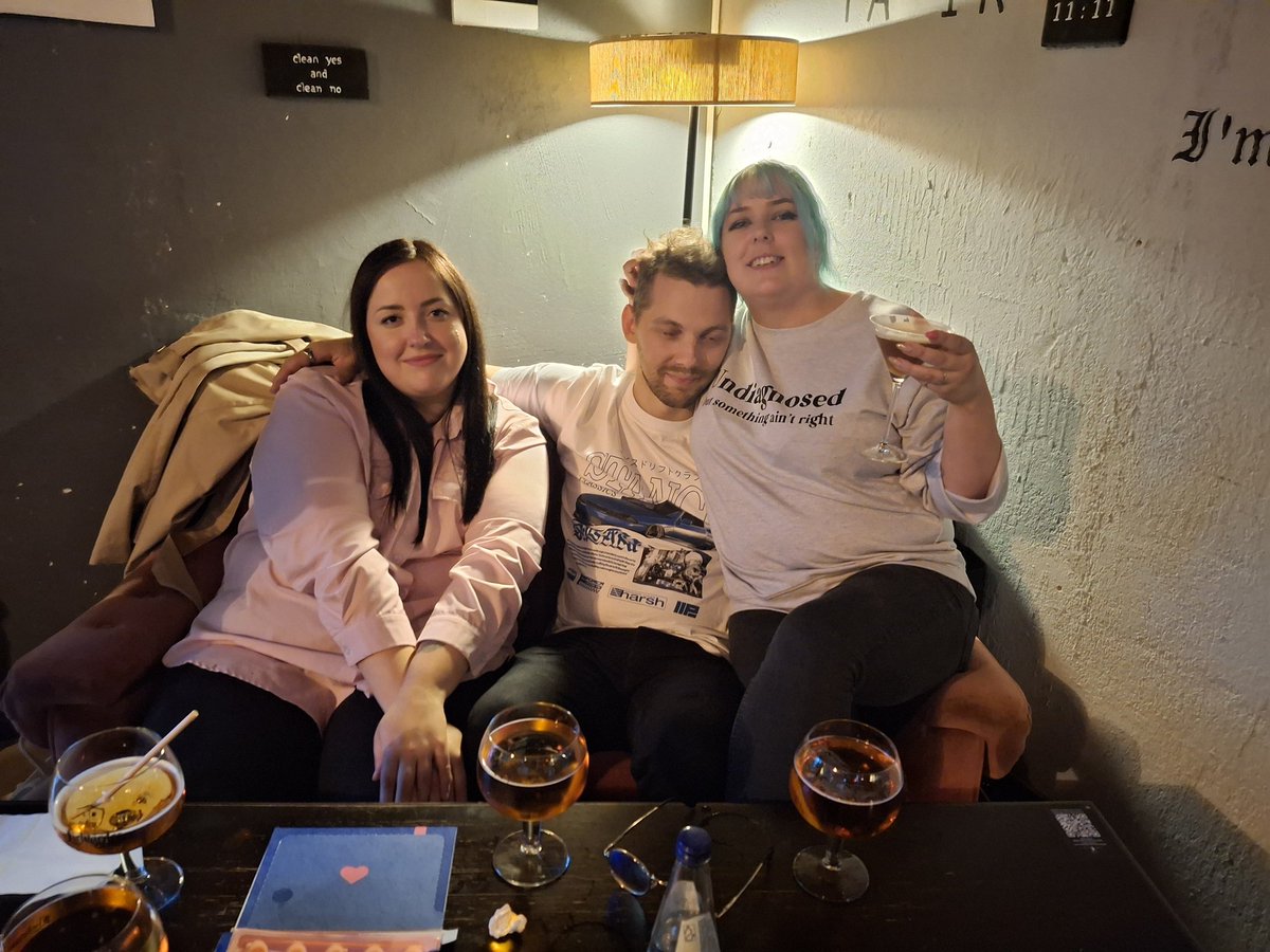 Acīmredzot, mēs esam labākie🥰 vidusskolas zaķīši.