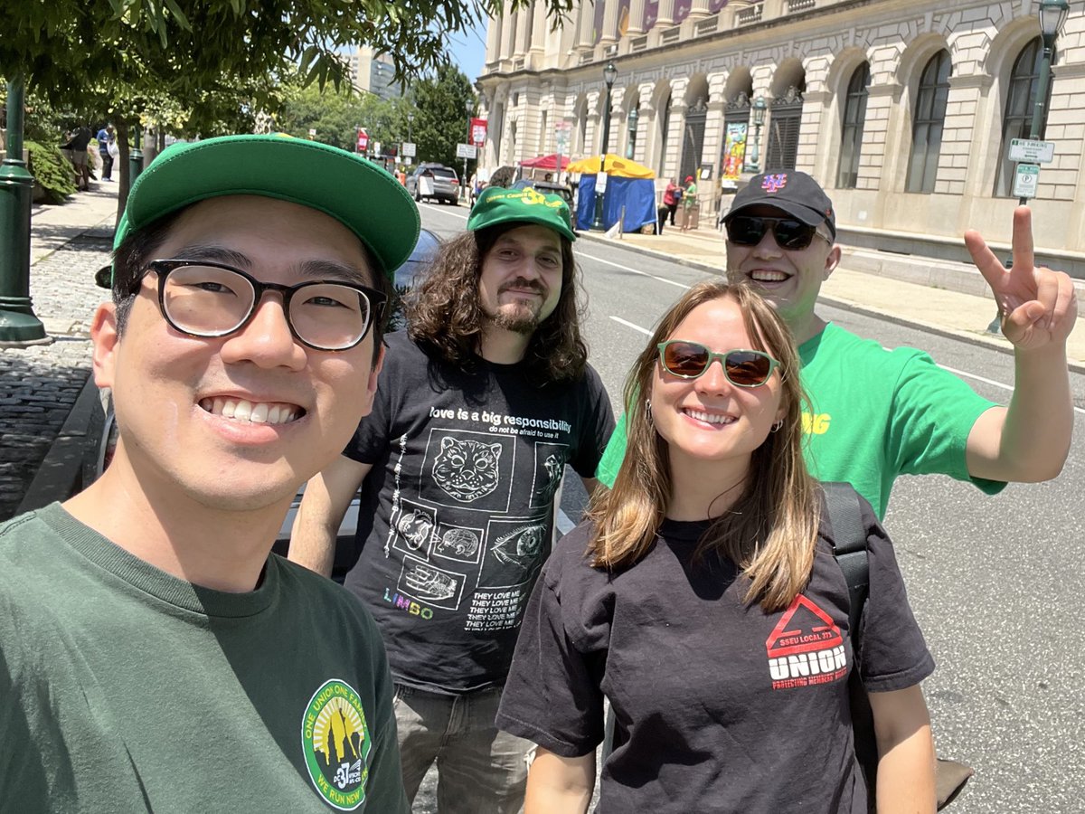 Honda Wang 王宏达 (@hondawang) on Twitter photo .<a href="/DC37nyc/">District Council 37 #UnionStrong</a> members are in Philly to support our union brothers and sisters in DC 33 on strike for a fair contract! .<a href="/DC37nyc/">District Council 37 #UnionStrong</a> members are in Philly to support our union brothers and sisters in DC 33 on strike for a fair contract!