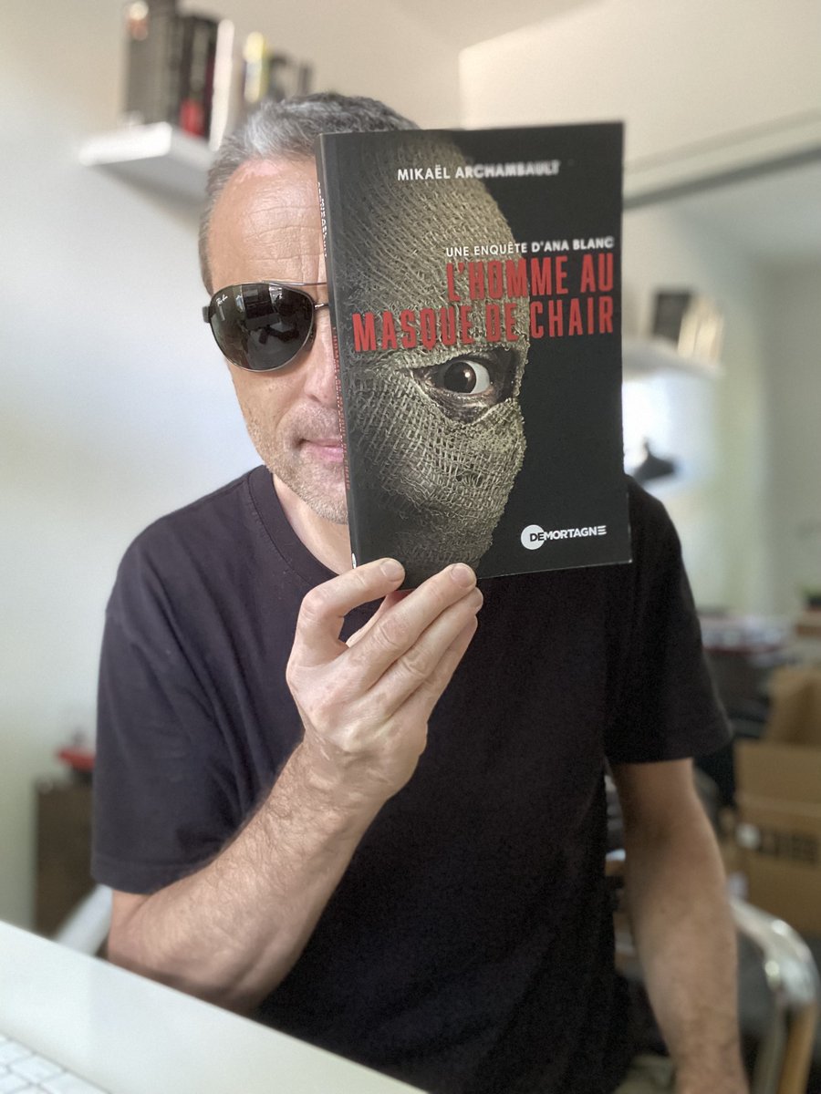René Cochaux (@renecochaux) on Twitter photo 🎙 Au sommaire du <a href="/cochaux_show/">Cochaux show</a> cette semaine:
📚Entrevue avec Marie-Paule Villeneuve à propos de son roman Qui a tué Gerald Bull paru chez Goélette Éditions.
🕵<a href="/StephaneLedien/">Stéphane Ledien</a> parle du roman L'homme au masque de chair de Mikaël Archambault paru chez <a href="/_deMortagne/">Éditions de Mortagne</a>. 🎙 Au sommaire du <a href="/cochaux_show/">Cochaux show</a> cette semaine:
📚Entrevue avec Marie-Paule Villeneuve à propos de son roman Qui a tué Gerald Bull paru chez Goélette Éditions.
🕵<a href="/StephaneLedien/">Stéphane Ledien</a> parle du roman L'homme au masque de chair de Mikaël Archambault paru chez <a href="/_deMortagne/">Éditions de Mortagne</a>.