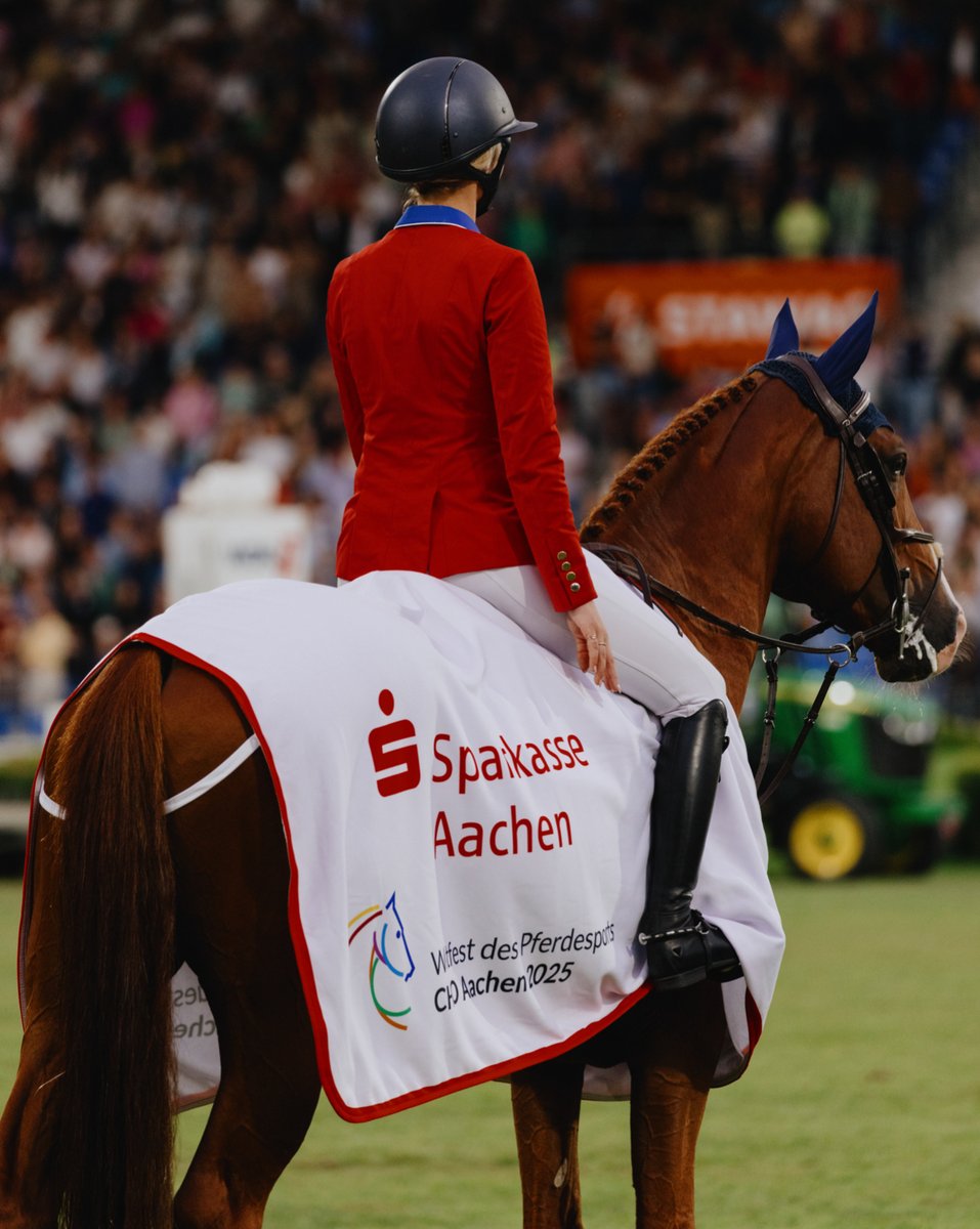 🇺🇸 It remains the week of the Americans: Lillie Keenan wins the Sparkassen-Youngsters-Cup Final with her Chagrin d'Amour. 🐴🔥 Ben Maher 🇬🇧 with Maddox VH Haringvliet Z is delighted with second place, while Cian O'Connor 🇮🇪 and Pegasus finished the competition in third. 🙌
