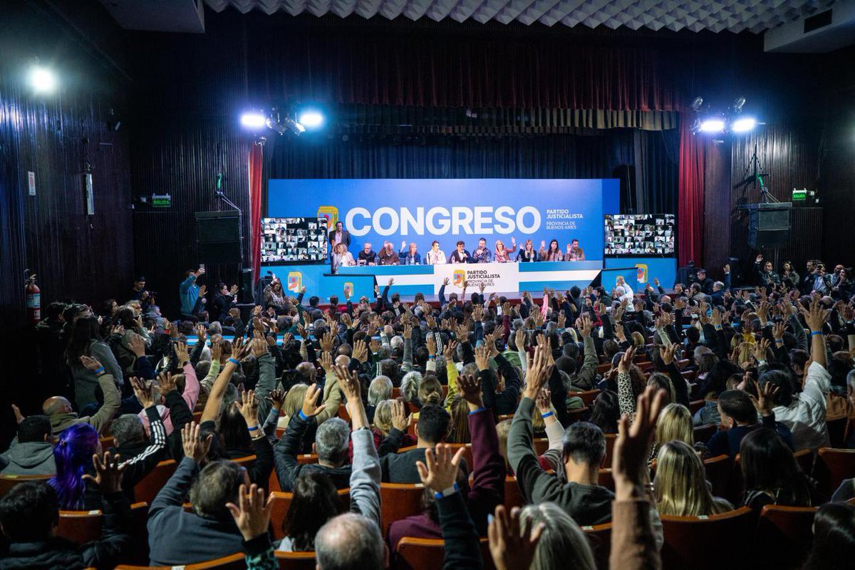 Grupo La Tecla (@grupolatecla) on Twitter photo 🛑 PJ bonaerense: sin La Cámpora, ya hay negociadores para el frente electoral
El Congreso del PJ se reunió en Merlo y eligió a los 4 encargados de negociar el armado del frente
👉 Por <a href="/Kicillofok/">Axel Kicillof</a> : <a href="/magariovero/">Verónica Magario</a> <a href="/gkatopodis/">Gabriel Katopodis</a>
👉 Por <a href="/CFKArgentina/">Cristina Kirchner</a>: <a href="/fotermin/">Federico Otermín</a> <a href="/marielfmoreno1/">Mariel Fernández</a> 🛑 PJ bonaerense: sin La Cámpora, ya hay negociadores para el frente electoral
El Congreso del PJ se reunió en Merlo y eligió a los 4 encargados de negociar el armado del frente
👉 Por <a href="/Kicillofok/">Axel Kicillof</a> : <a href="/magariovero/">Verónica Magario</a> <a href="/gkatopodis/">Gabriel Katopodis</a>
👉 Por <a href="/CFKArgentina/">Cristina Kirchner</a>: <a href="/fotermin/">Federico Otermín</a> <a href="/marielfmoreno1/">Mariel Fernández</a>