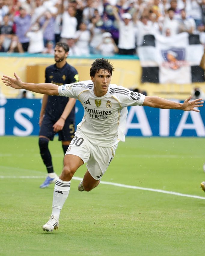 Goooooll de Gonzalo!!!!.....1-0.