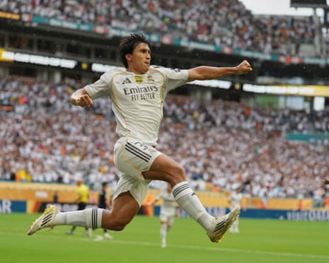 Manchester United are you looking for a striker? I have one in mind 'Gonzalo Garcia' 👀🫣