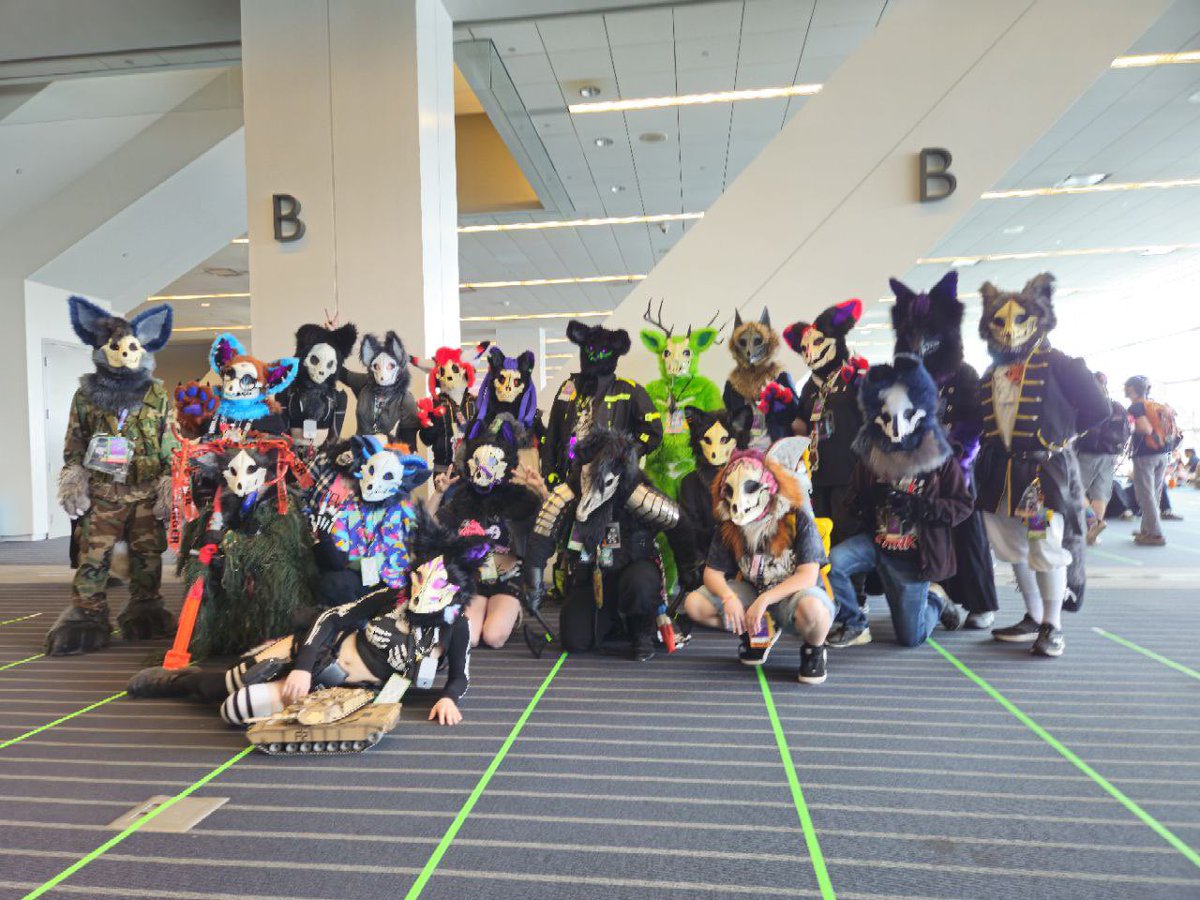 Thanks everyone for coming to our pop-up skull dog meet up! 💀