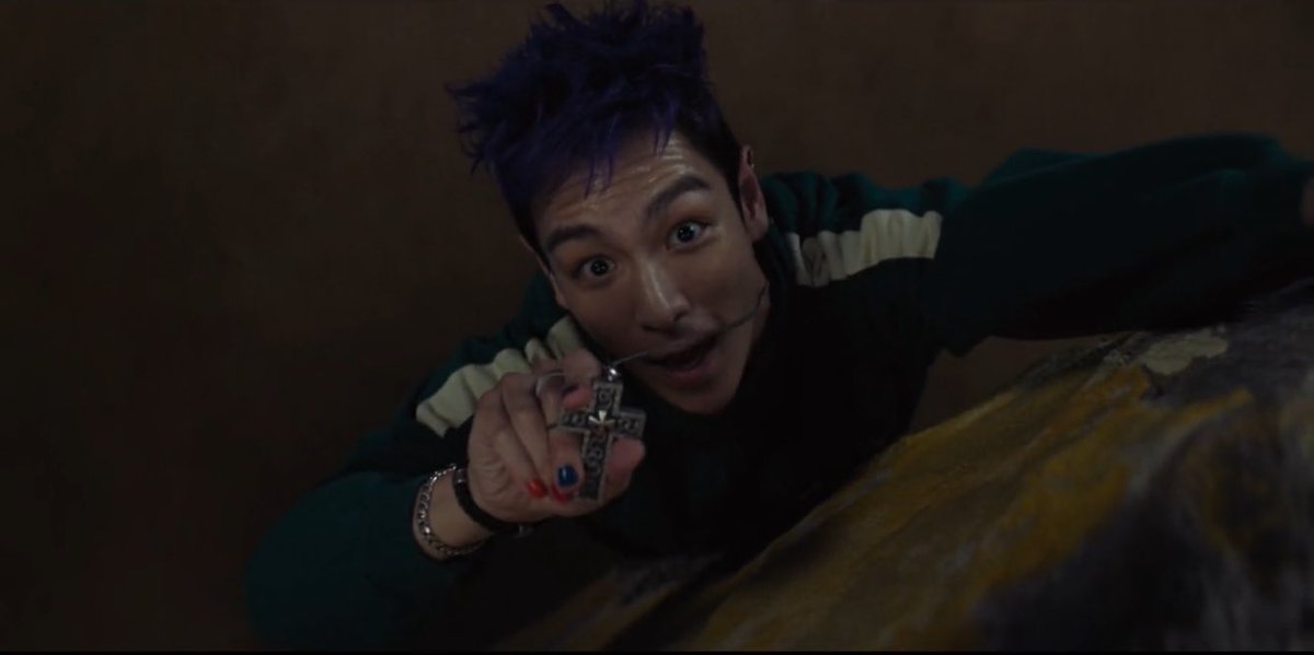 R4MON4FLOWERS's tweet image. only thing they ate in season three are these shots