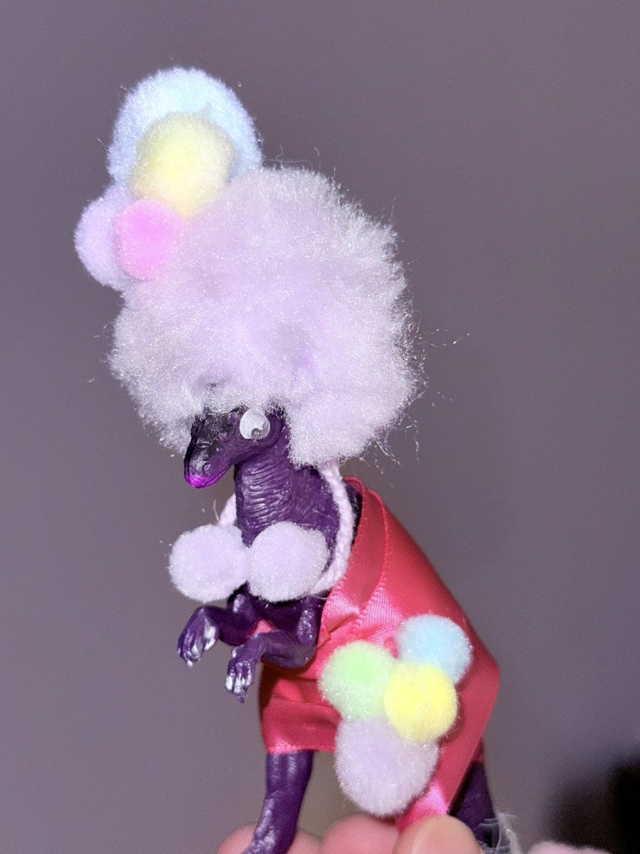 didn’t feel like doing Amer*ca stuff yesterday, so my friends and i put dinosaurs in drag instead. 💅🏼✨