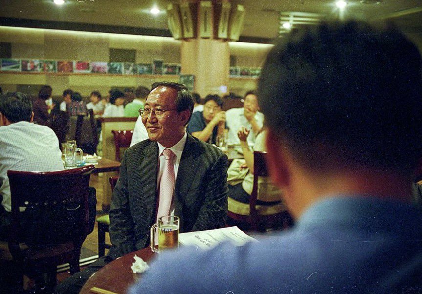 [펌]슬픈7월이 왔습니디
지금도 정치에 무지하지만, 정치에 관심을 갖기 시작하게 된 게
인간 노회찬 선생님의 불판 발언으로 정치에 관심을 갖기 시작했고
누군가에게는 가장 사랑하는 정치인인 노무현, 김대중일지 모르지만
저에게는 가장 사랑하는 정치인이자 한 인간인 노회찬.
61세 나이에 환갑