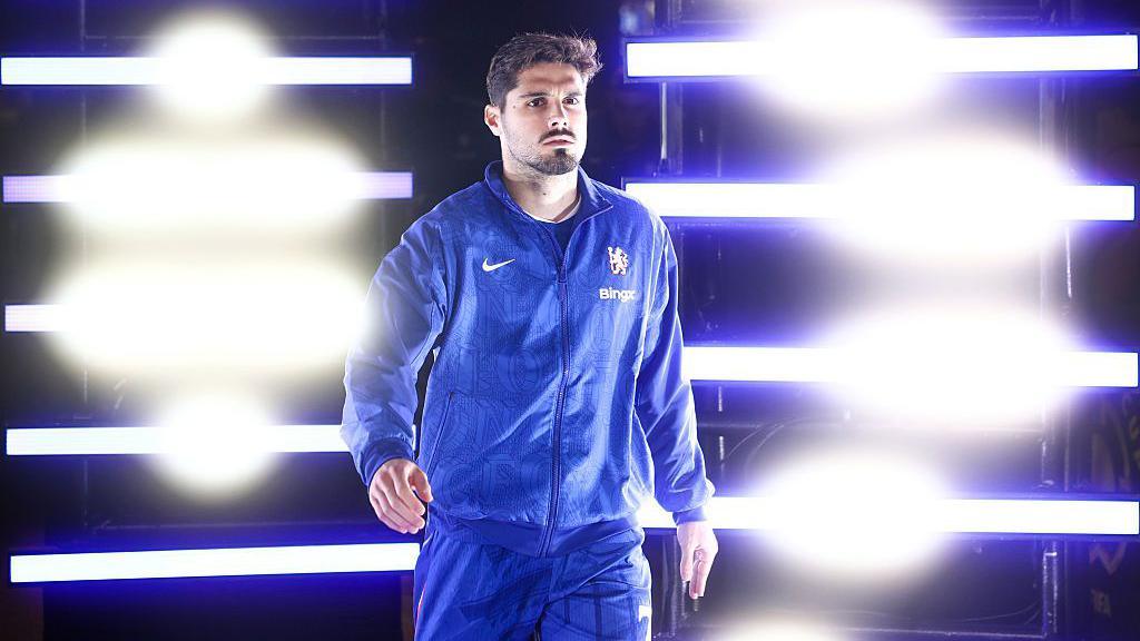 EnglandOnOurWay's tweet image. Club World Cup:
✅ Cringey individual player entrances
✅ Mexican Waves
✅ 30+ temperatures
✅ Ref cam
Is this what's the World Cup is going to be like 😭