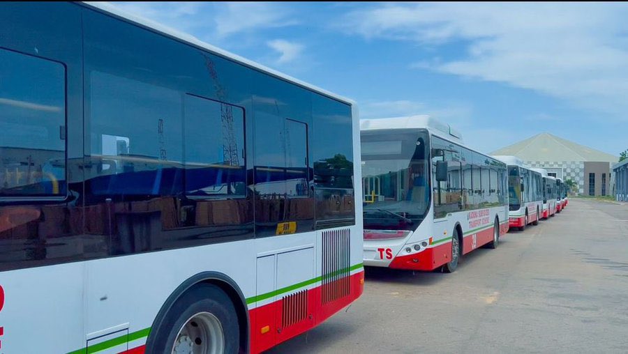 KDSG To Commence Free Bus Service For Civil Servants, Students On Monday

The Kaduna Subsidized Transport Scheme (KSTS) will commence  free transport  service for civil servants,  primary school pupils  and secondary school students from next Monday.