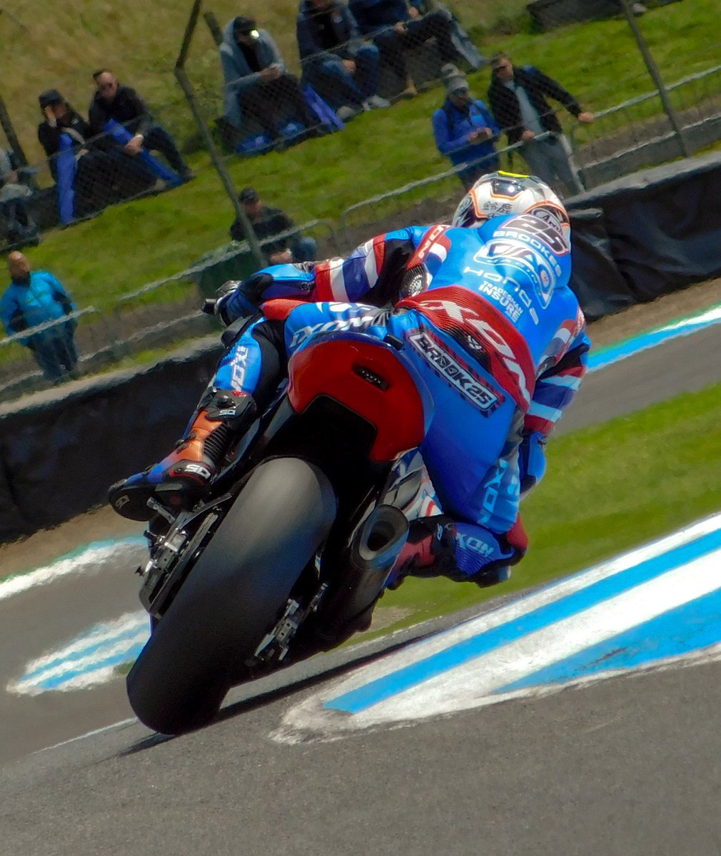 Fun first day at Knockhill