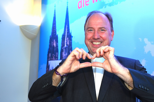 Catholic Conclave: Cologne Cathedral Dean calls for openness and dialogue in Churches on the occasion of the biggest Pride demo in Europe #CatholicX cathcon.blogspot.com/2025/07/cologn…