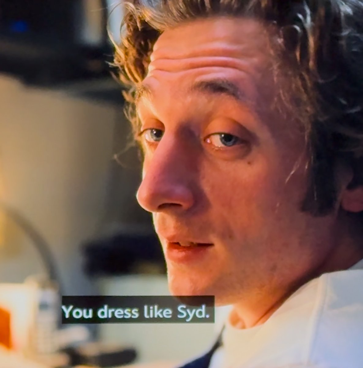 Plssomebodysay's tweet image. ONE OF MY FAV SCENES OF THE BEAR!!! “You dress like Syd” “I like it” #sydcarmy #TheBearFX