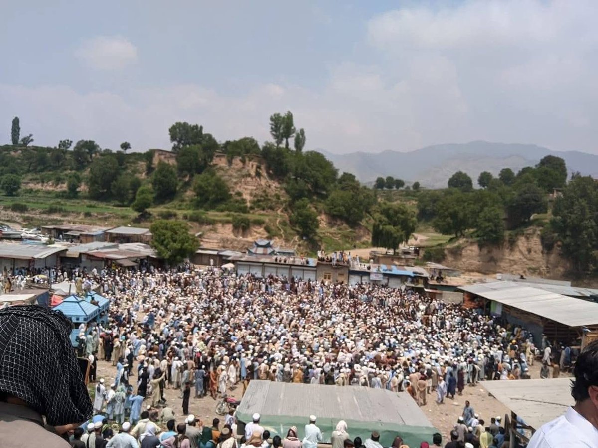 Armanullah143's tweet photo. A large gathering was held today in Tirah Valley against dollar-based trade, military operations, and state insecurity.
Pashtuns no longer accept exploitative business and military control on their land.
#StopPashtunGenocidi
#StopStateTererism
#LongLiveResistence https://t.co/JL0zDpW4yN