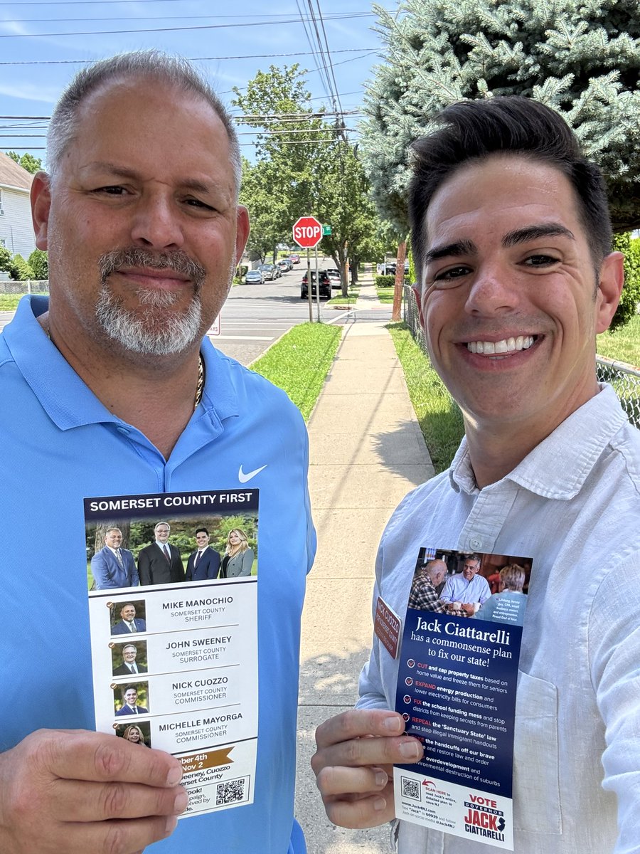 MSCM4Somerset's tweet image. The team was out on a toasty afternoon in Bound Brook, knocking doors and asking residents for their vote!
🇺🇸 Vote @Jack4NJ for Governor
🇺🇸 Vote Manochio, Sweeney, Cuozzo & Mayorga for Somerset County