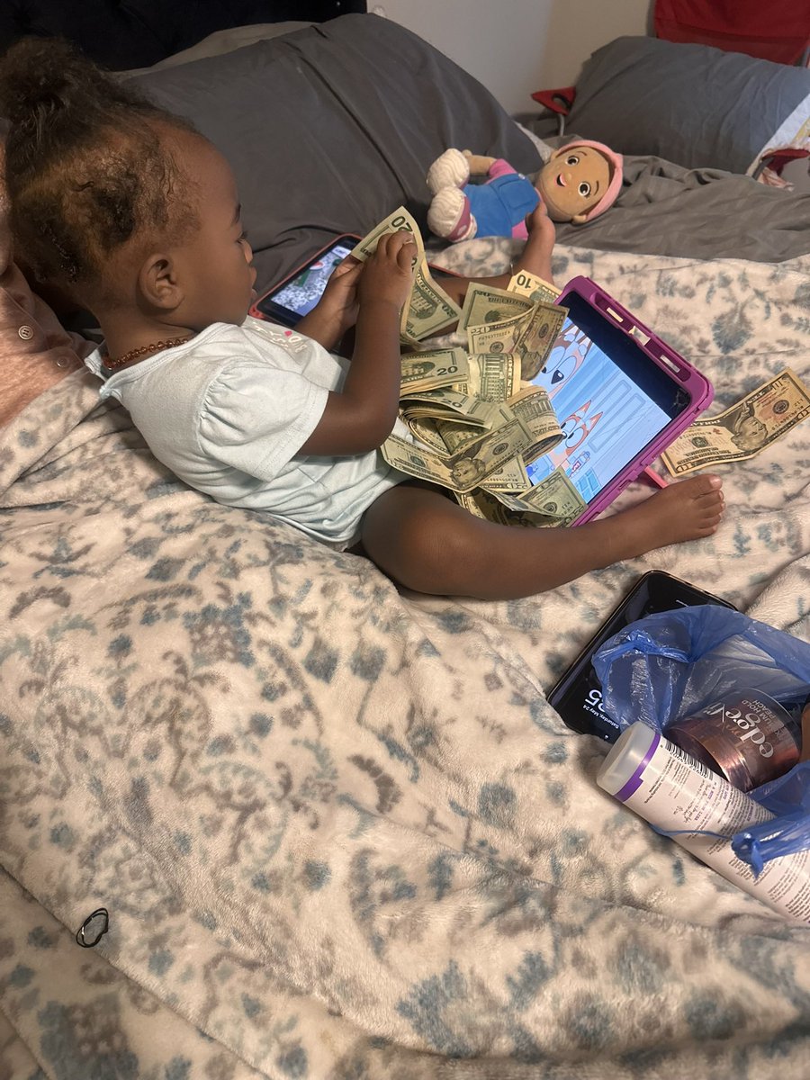 ralo2solid_'s tweet photo. Lord knows I work my ass off everyday every night just to see this face. https://t.co/ZHE5reX92F
