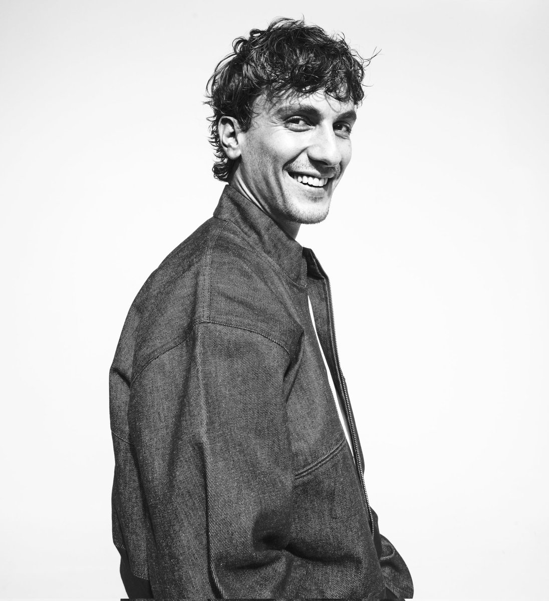 bertanasllani's tweet image. 35. Güzel dilekleriniz için çok teşekkür ederim. Daha nice güzel anılara 🥂