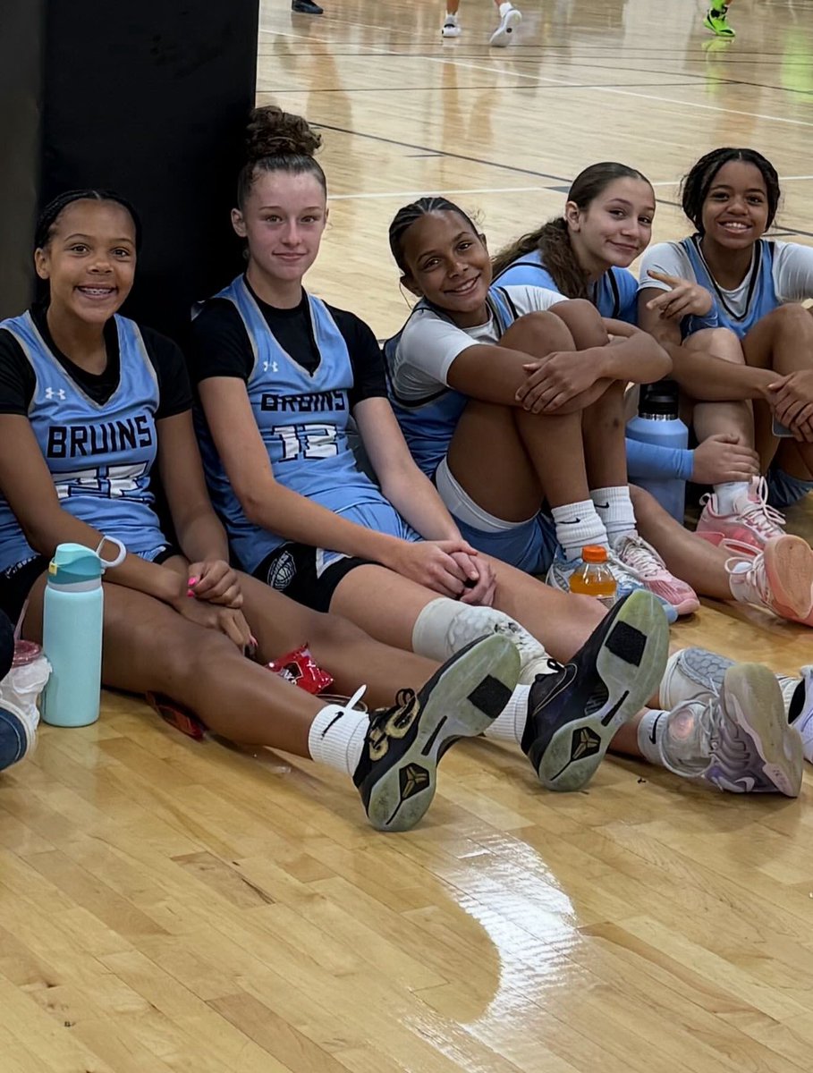 Pheníx Thomas tweet media