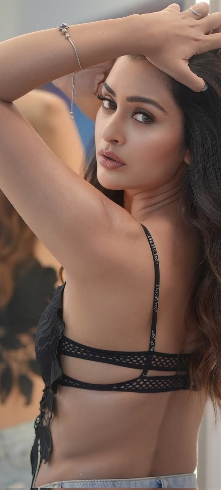 GvHxZbrW0AAZYM6?format=jpg&name=large