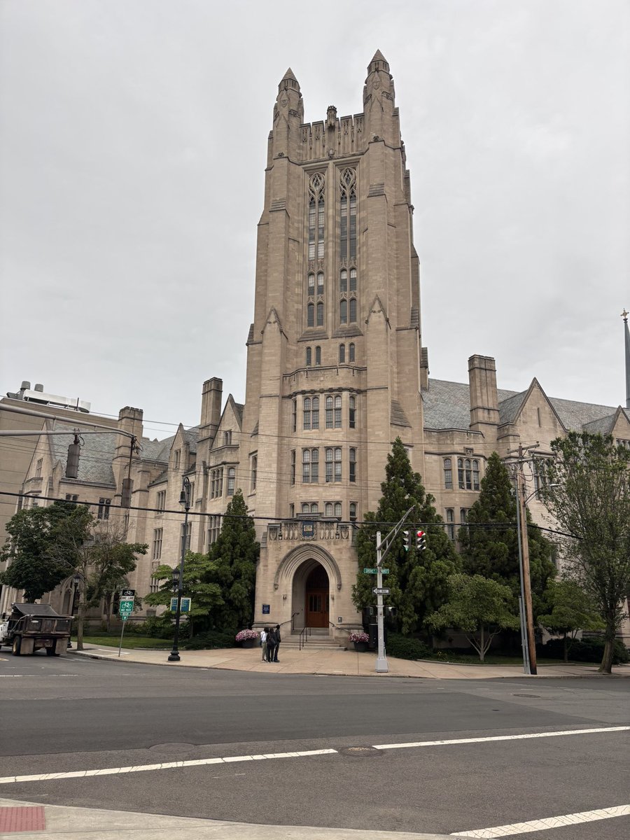 ColtonLess's tweet image. Thank you @yalefootball for a great camp last week! I had a great time getting coached up by @maknight3 and the rest of the staff. Can’t wait to continue our conversations! Happy 4th of July weekend!
@CoachRenoYale @YUFBRecruiting @Berlin_Bears_FB @CoachSchrock03 @_Coach_Harris