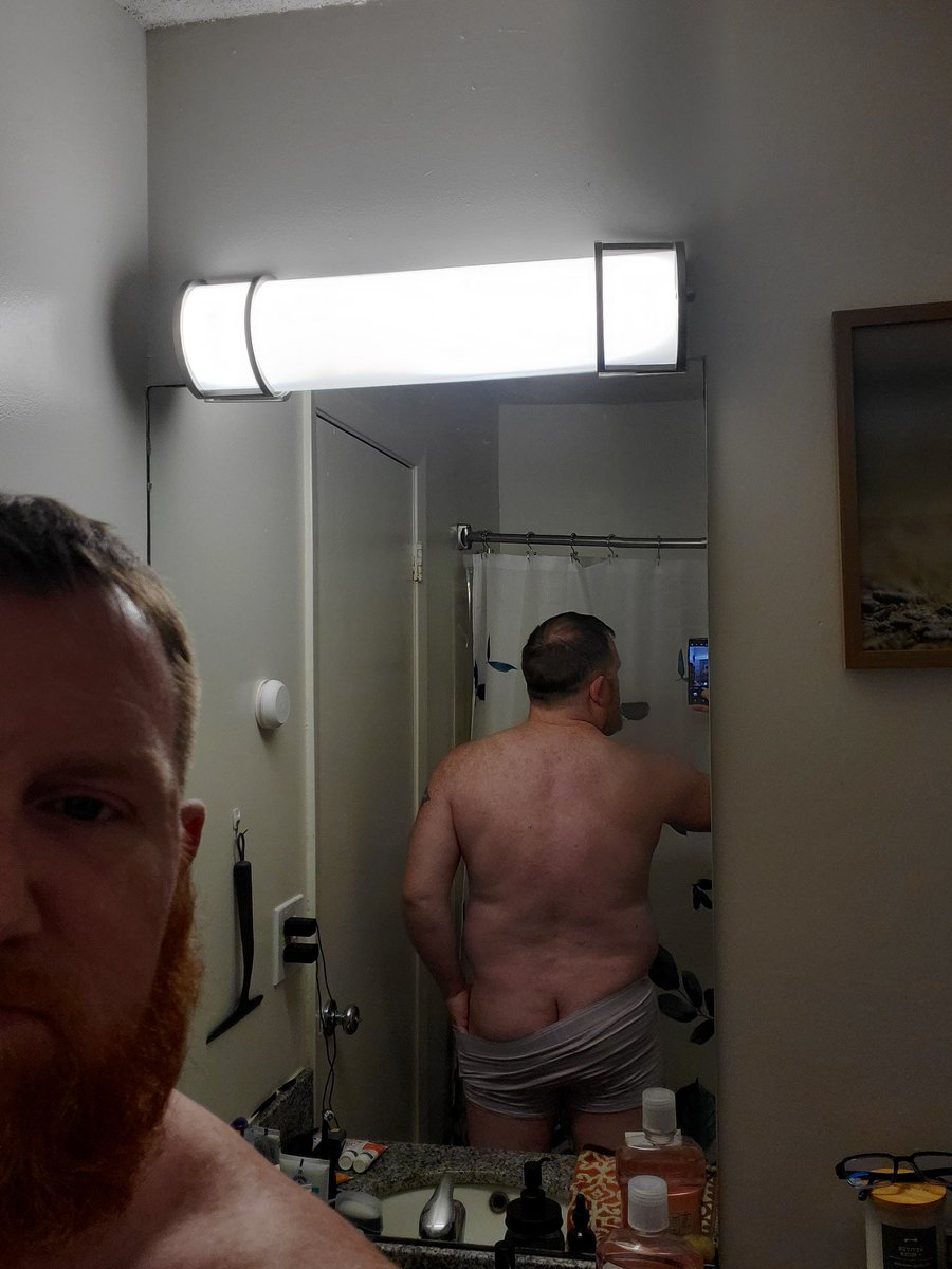 MrRed82's tweet image. I was feeling myself a little tonight. Pics for you all!