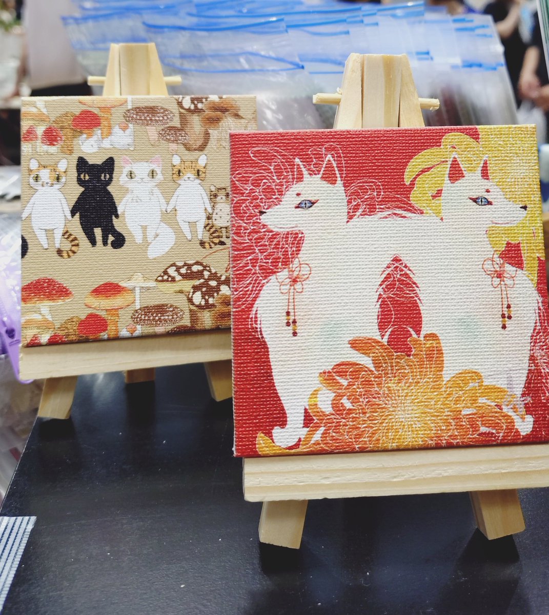 nasetu_info's tweet image. デザフェス2日目オープンしています
東京ビッグサイト
南4階3ホールP236-239
10-18時
なせつ庵+だらぱむ王国でお待ちしています
昨日新発売のミニイーゼルつきキャンバスもあります
#デザフェス #デザフェス61