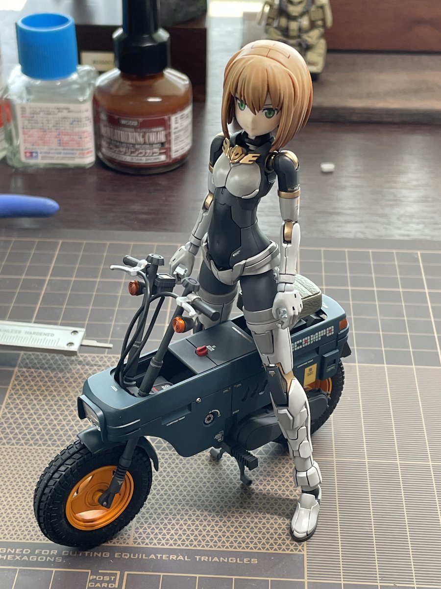 imapresso's tweet image. モトコンポが予想以上に見てもらえて嬉しいです!
バイクには女の子があった方が映えるかな?と思い
30MSのティアーシャを作成しています。
とりあえず髪の毛はグラデーション入れたけど
顔ってどう仕上げたら良いんだろう?
#30MS
#アオシマ
#モトコンポ