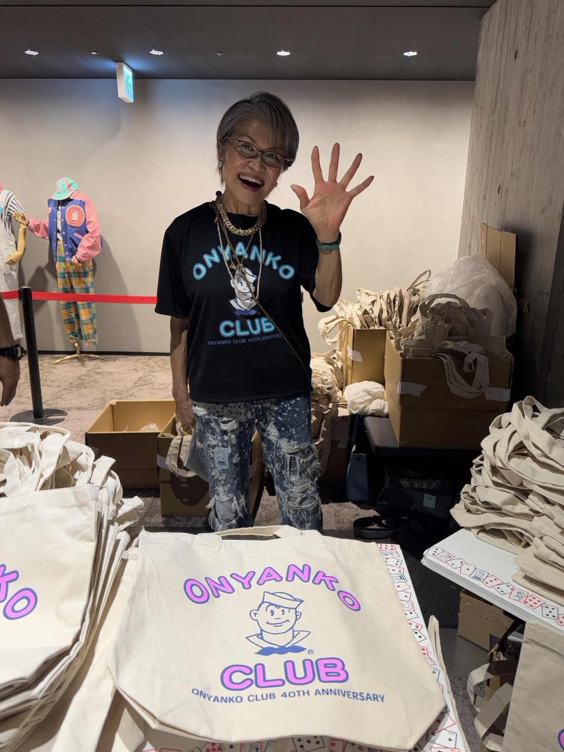 おニャン子クラブ40周年 トートバッグ　セーラーズ 数量限定】おニャン子クラブ40thトートバッグ シール2枚付き
