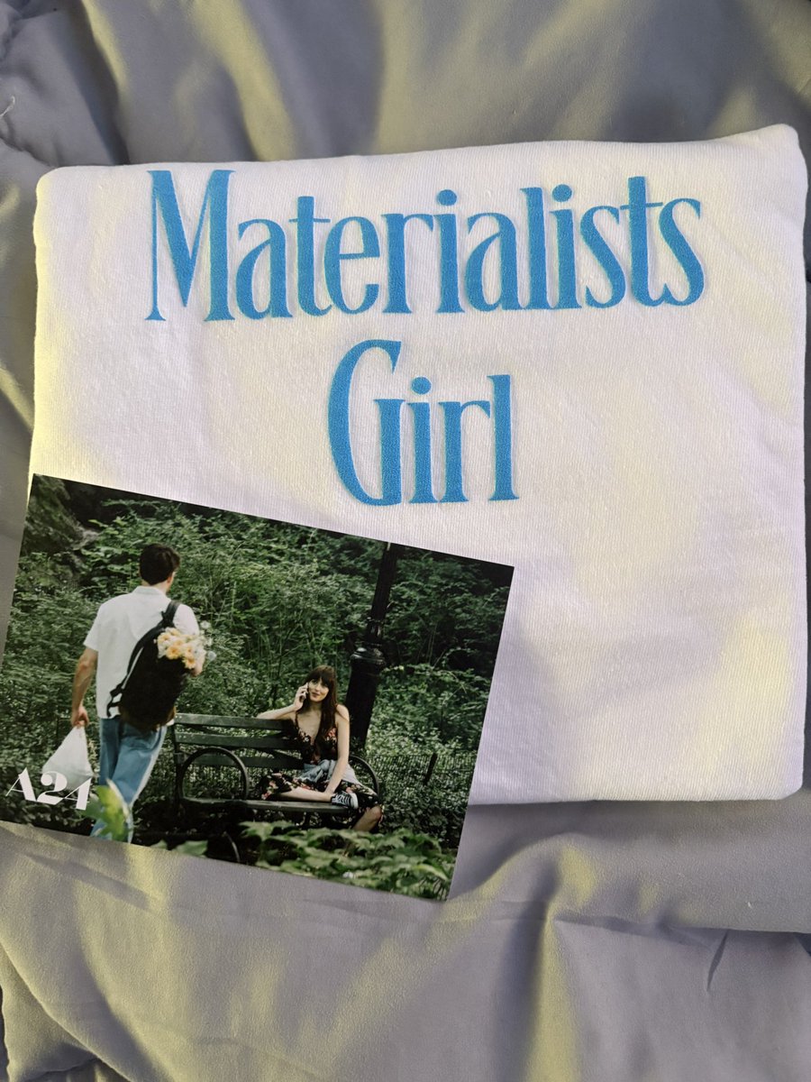 she’s here and she’s gorgeous ✨