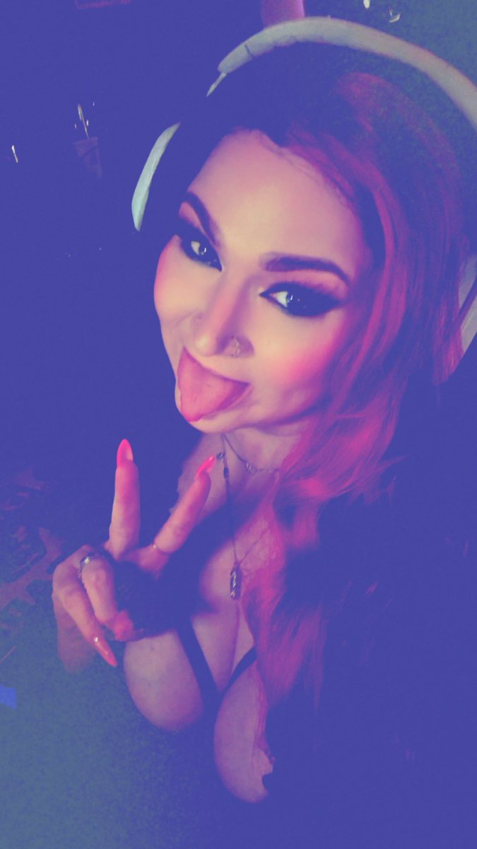 Live now kick.com/glamvongrimm