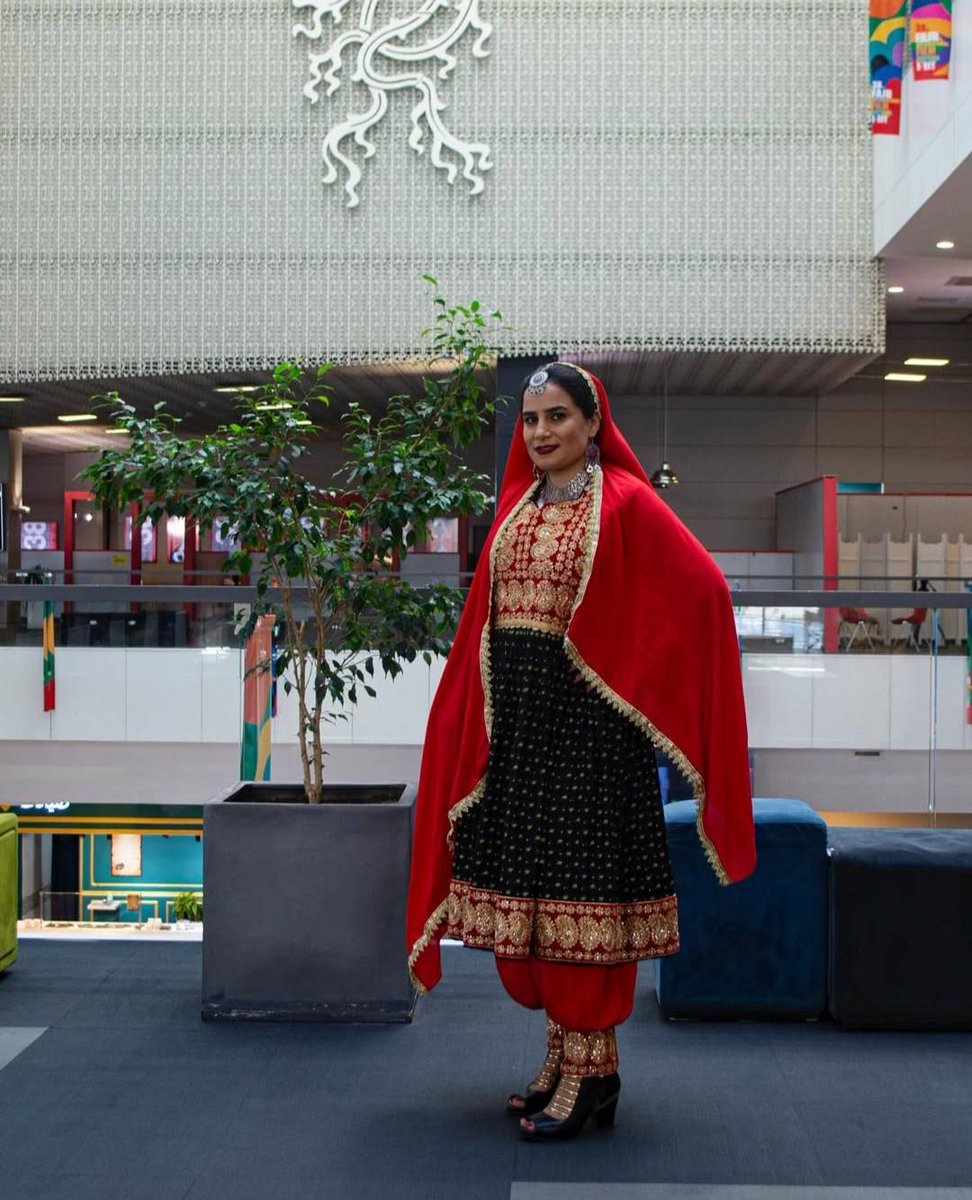 tourajdaryaee's tweet image. Many of the 3.5 million Afghan refugees in Iran are responsible for much contribution to the Iranian society, as poets and builders
افغان های مهاجر سازندگان ایران بودده اند
افغان ها و ایرانیان برادر و خواهر یکدیگر هستند