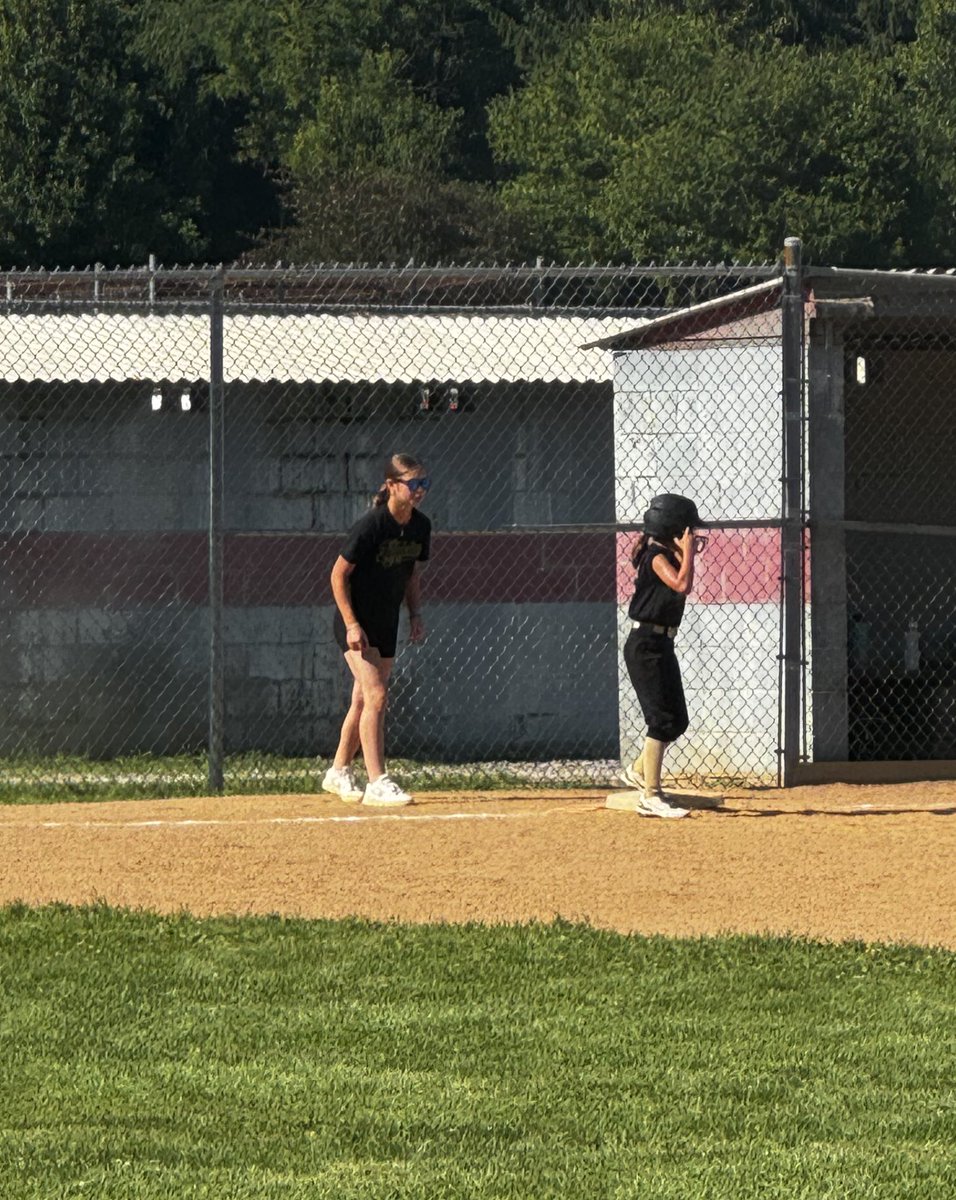 jvalasek2027's tweet image. This weekend, I do not play, however I am certainly still busy! My littles play this weekend and there is never a dull moment coaching them. They played awesome in their pool games today so far. They start their bracket games tomorrow, and I can’t wait to see how they do!