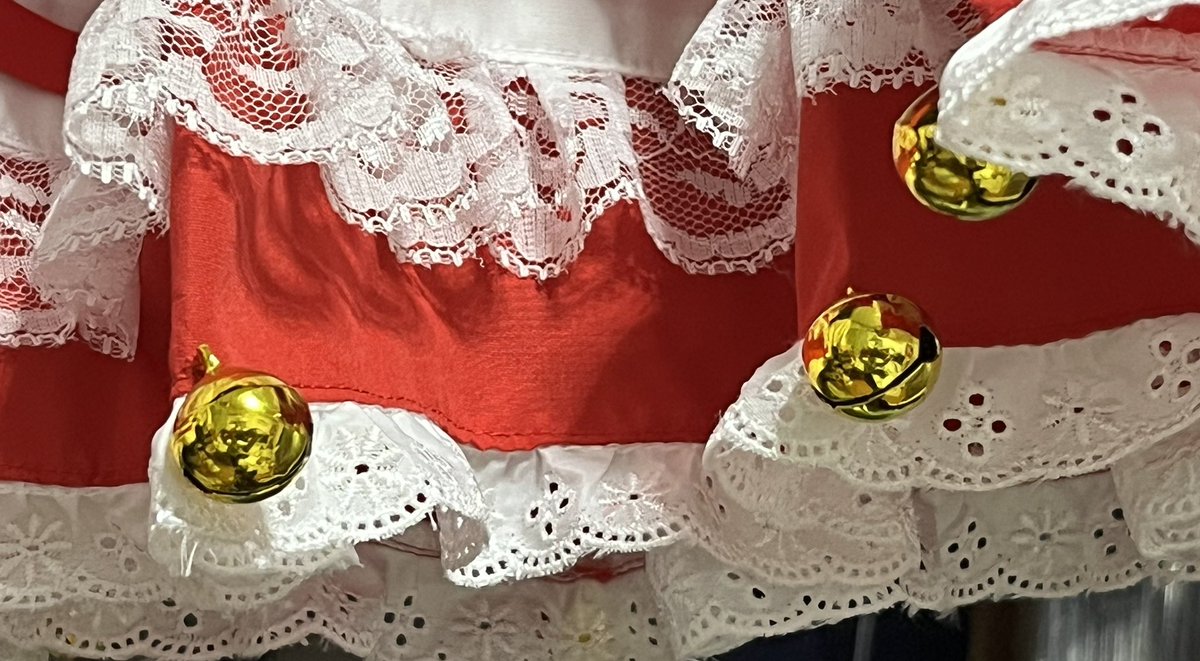 めっちゃ鈴つけてる