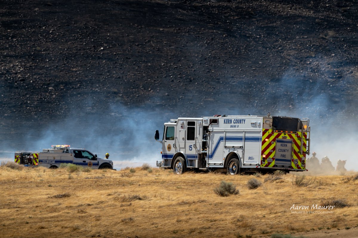 maurer8photo's tweet image. A couple photos from today’s brush fire near Lancaster, CA. LACoFD, @Lacofdairops, and @kerncountyfire worked together on the #mariafire
#lacofd #kcfd