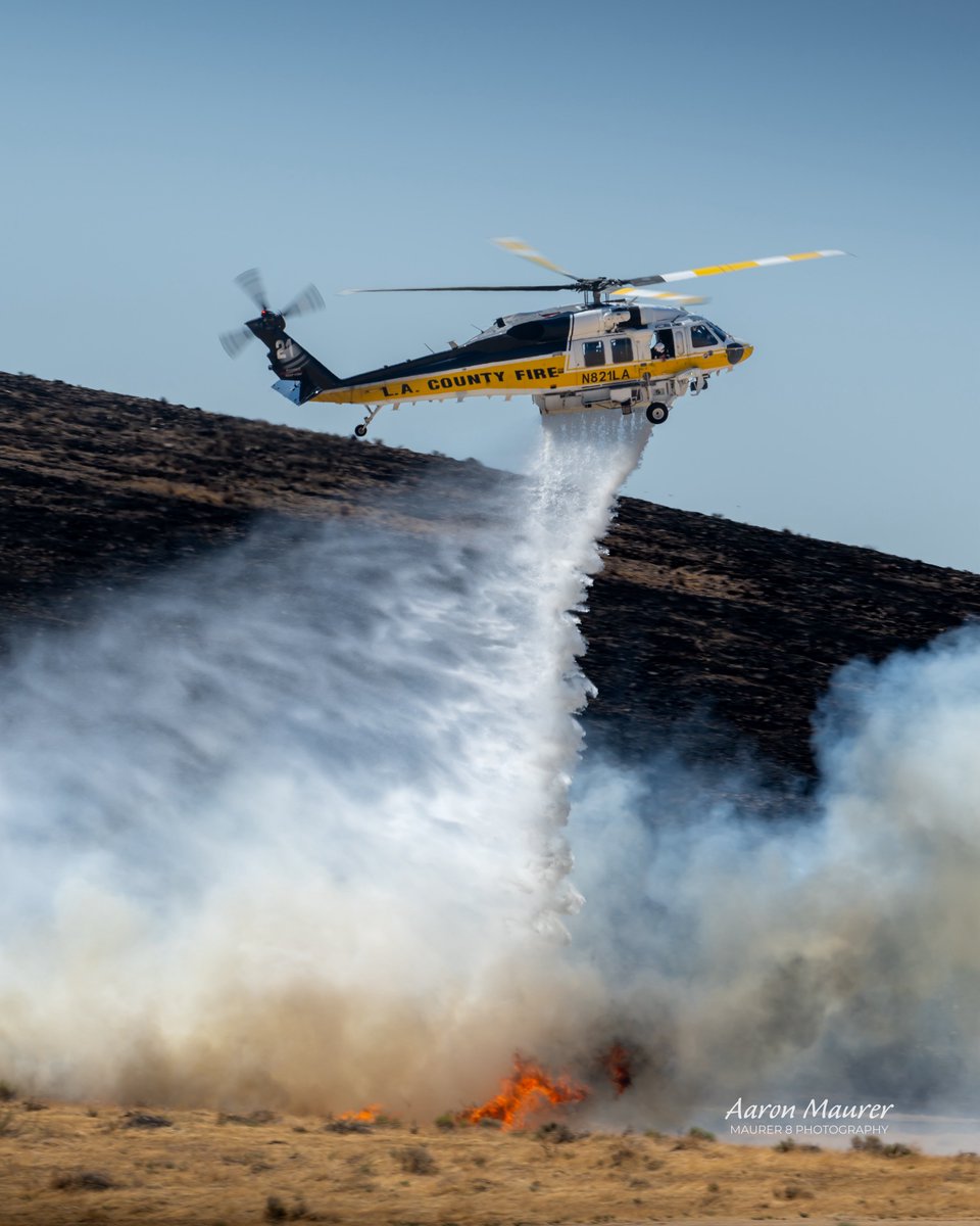 maurer8photo's tweet image. A couple photos from today’s brush fire near Lancaster, CA. LACoFD, @Lacofdairops, and @kerncountyfire worked together on the #mariafire
#lacofd #kcfd
