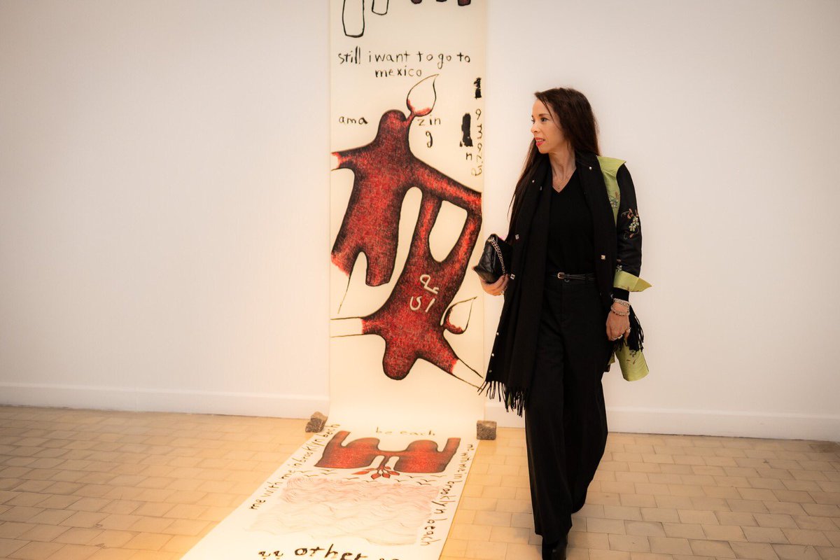 onettovictoria's tweet photo. 💜 Celebramos estos espacios que amplifican voces y ensanchan los márgenes.
La muestra también podrá visitarse en el @MARMuseo de Mar del Plata y en el @museoudaondopba de Luján.
Es con cultura. Es con compromiso.

#BIENALSUR2025 #ArteContemporáneo #DerechoALaCultura #MUNTREF #CulturaParaTodos
