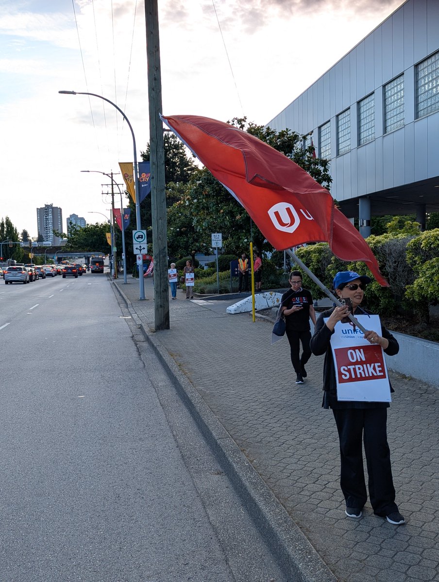 Unifor (@unifortheunion) on Twitter photo On strike! Unifor Local 3000 members at the Sheraton Vancouver Guildford Hotel <a href="/sheratongldfrd/">Sheraton Vancouver Guildford Hotel</a> are taking action to demand respect and fair wages. #canlab On strike! Unifor Local 3000 members at the Sheraton Vancouver Guildford Hotel <a href="/sheratongldfrd/">Sheraton Vancouver Guildford Hotel</a> are taking action to demand respect and fair wages. #canlab