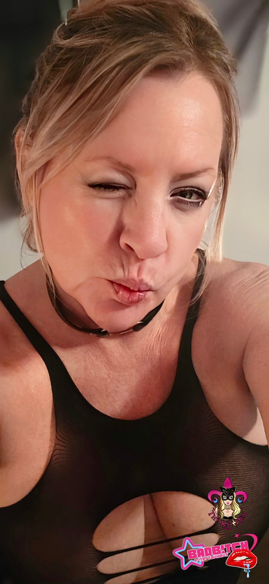 Naughty Boys, Mommy is looking for an outfit request for a HOTT photoshoot with Big Sexy Daddy tonight?  Ideas welcome?  If you want a private video call DM me?❓❓💲 The winning idea gets free pics!📸