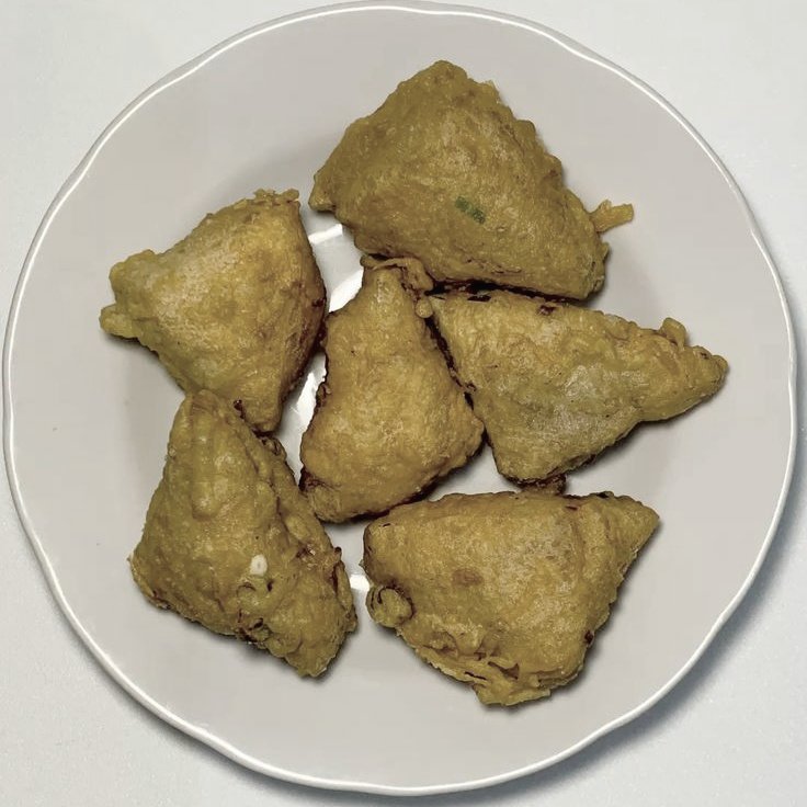 Si Adek di dalem perut katanya lagi pengen claypot rice, terus Mami lagi suka sama tahu. 

Jadi pagi ini komplit disiapin dua-duanya, habis itu kita berangkat piknik kecil 🤏🏻