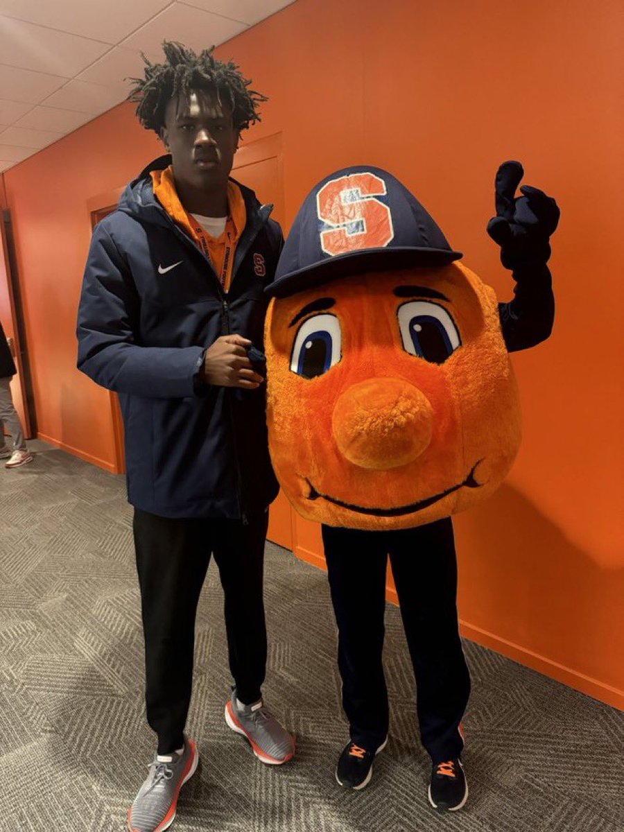 5⭐️⭐️⭐️⭐️⭐️ WR Calvin Russell has committed to Syracuse

WOW

man Fran brown and staff have changed the trajectory of this program in one year

There are coaches that make excuses and there are coaches that get results 

We know which one Coach Fran Brown is 

🍊🍊🍊