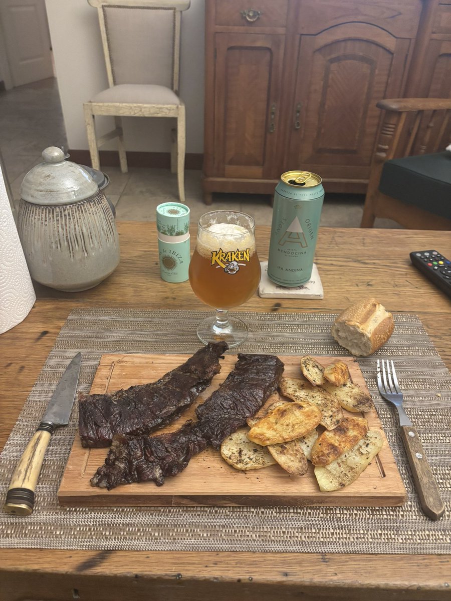Entraña, papas y cerveza. Nada puede salir mal