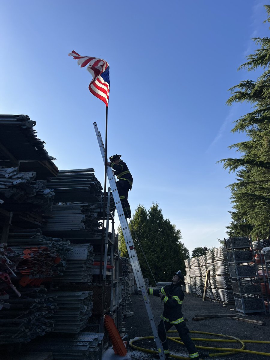 ZONE3PIOs's tweet image. A few more photos from the Frager Rd incident: As @PugetSoundFire firefighters approached to take down the flag, thinking it had melted, it suddenly unfurled and began to wave proudly in the sunlight.