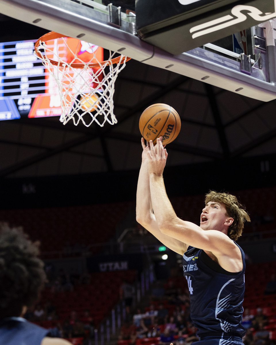 UtahMBB's tweet photo. Welcome Home, @lawson_lovering!! 🏠🏔️ https://t.co/FE8pAo6LW1