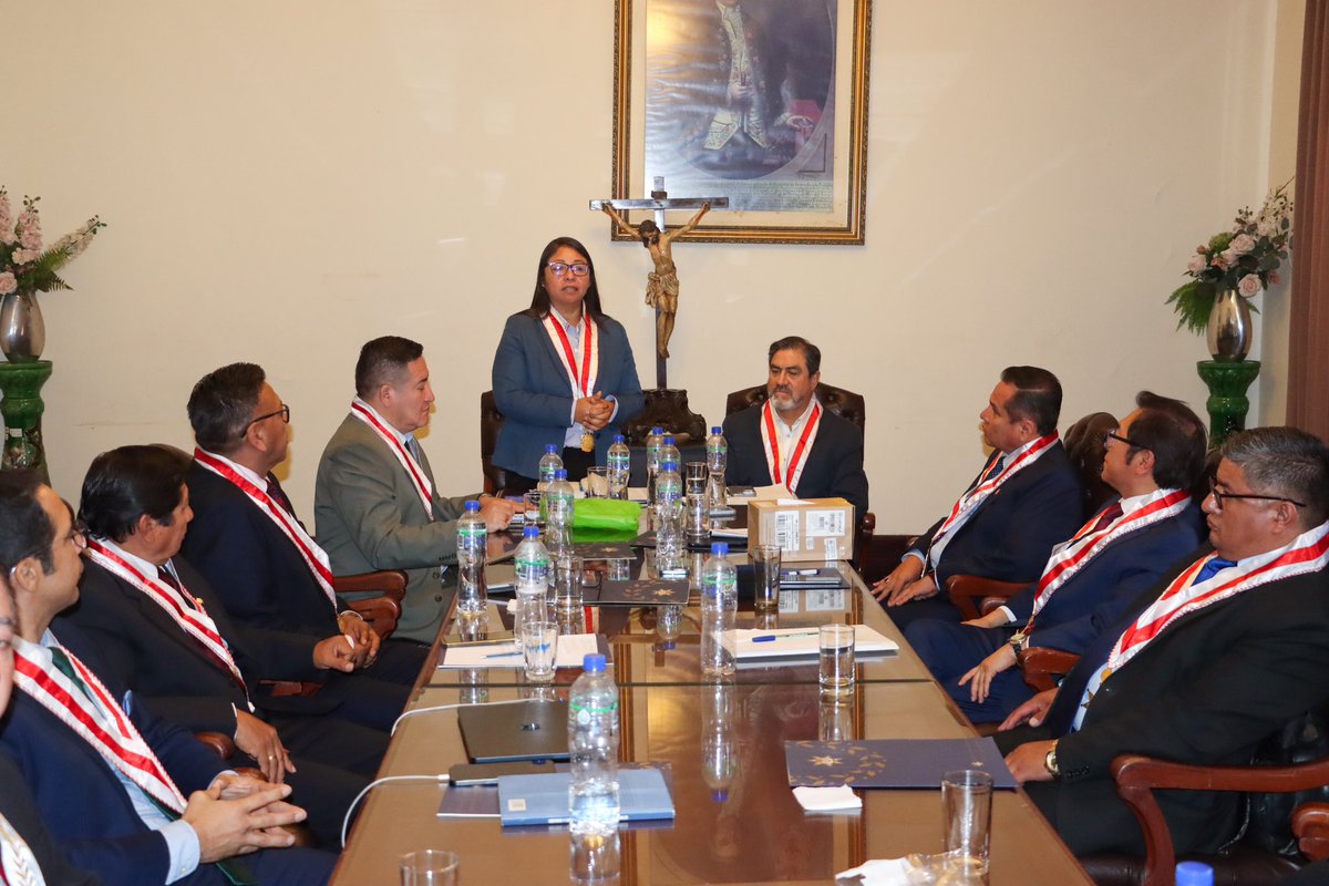 JUDECAP_OFICIAL's tweet image. 🔵🇵🇪 #NotaDePrensa | RAÚL CANELO RABANAL, DECANO DEL CAL, ASUME LA PRESIDENCIA DE LA JUDECAP

➡️Leer nota de prensa: tinyurl.com/36jbt5c7