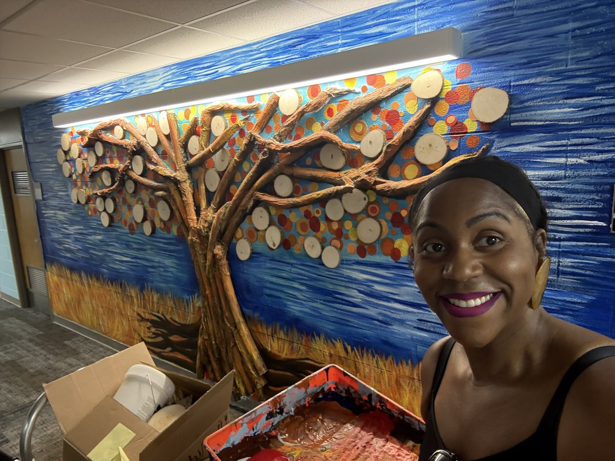 Can’t wait to see all the corporations businesses and community partners logos on the support tree. This tree was so fun to create. A little Wassily Kandinsky a little Van Gogh and whole lot of love and support for the students of Atlanta Public Schools.