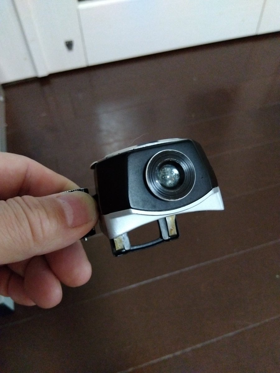 前から思ってたんだけど、、、、ピカチュウのモンスターボールに見えるの俺だけ、、、、、？俺だけか！！！笑 
#アサヒペンタックス  #露出計  #フィルムカメラ  ＃ピカチュー