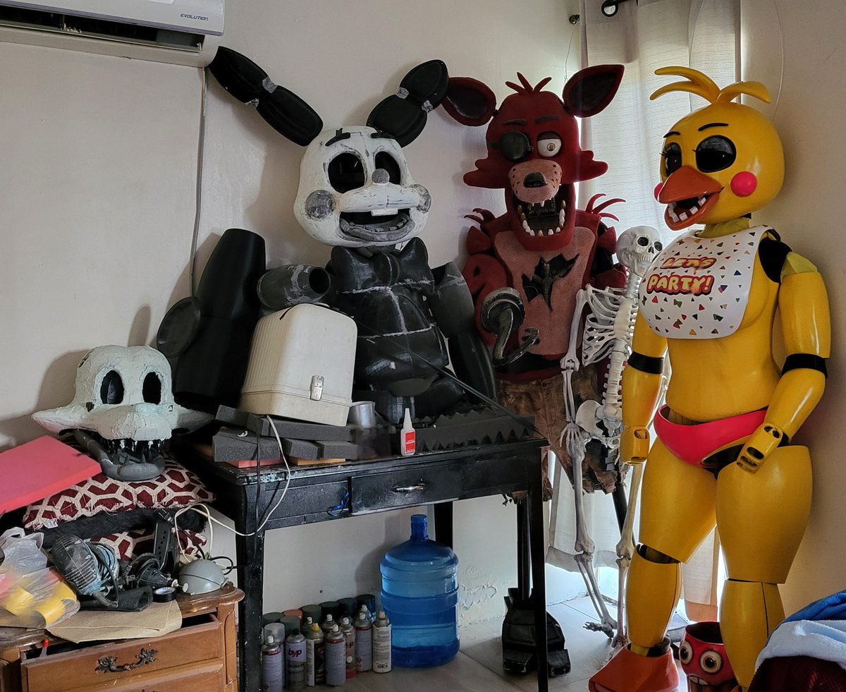 Andrew66568567's tweet photo. Since my followers from other social media can't see me here on X, I'm sharing my preview of the FNAF 2 animatronics!

I'm sharing my social media to see more previews ;) :
instagram: lozanoande
youtube: ANDREW COS-ART
tiktok: spooky_andrew
facebook: ANDREW COS-ART https://t.co/ShQhjyOUOO
